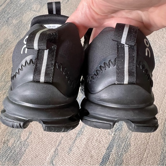 ON CLOUD CLOUDAWAY TRAINERS SNEAKER ALL BLACK SIZE 9 EUC - Picture 5 of 12